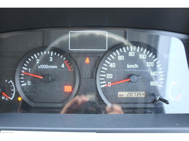 いすゞエルフ冷凍車（冷蔵車）小型（2t・3t）[写真32]