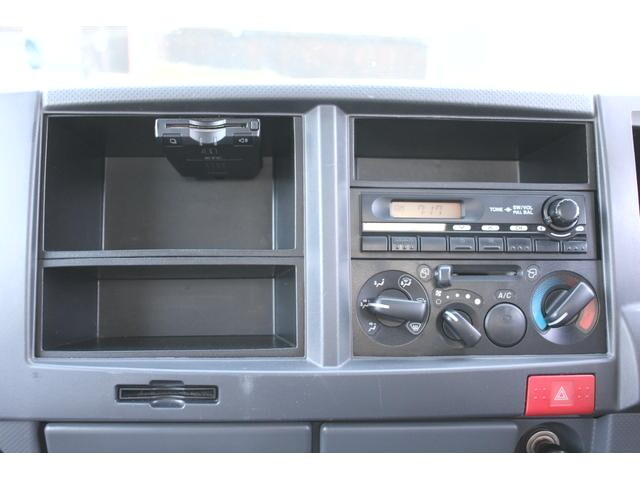 いすゞエルフ冷凍車（冷蔵車）小型（2t・3t）[写真33]