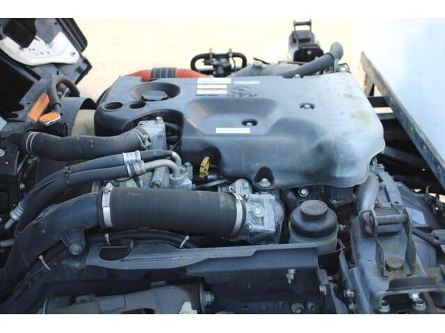 いすゞエルフ冷凍車（冷蔵車）小型（2t・3t）[写真08]