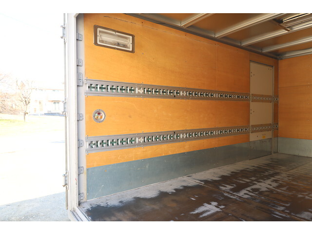 日野デュトロアルミバン小型（2t・3t）[写真11]