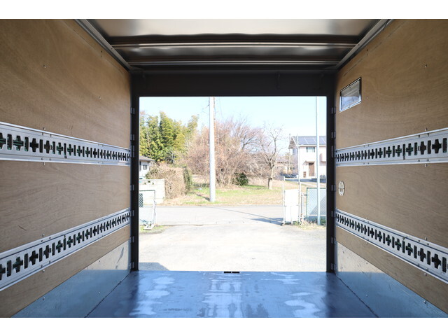 日野デュトロアルミバン小型（2t・3t）[写真16]