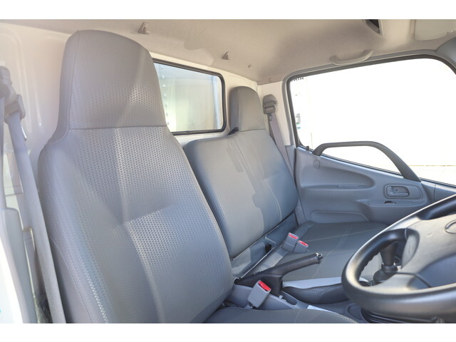 日野デュトロアルミバン小型（2t・3t）[写真21]