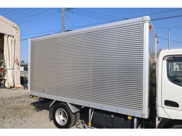 日野デュトロアルミバン小型（2t・3t）[写真06]