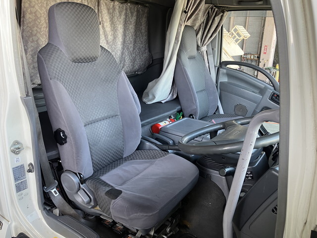 いすゞフォワードアルミブロック中型（4t）[写真30]