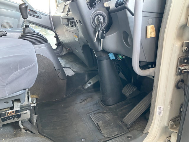 いすゞフォワードアルミブロック中型（4t）[写真31]