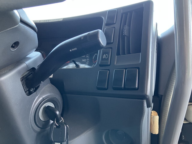 いすゞフォワードアルミブロック中型（4t）[写真37]