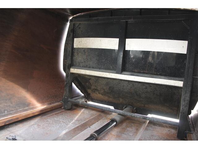 いすゞフォワードパッカー車（塵芥車）増トン（6t・8t）[写真21]