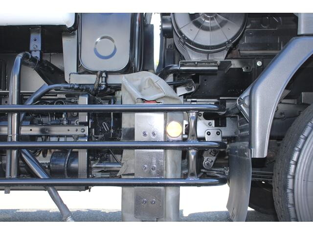 いすゞフォワードパッカー車（塵芥車）増トン（6t・8t）[写真25]