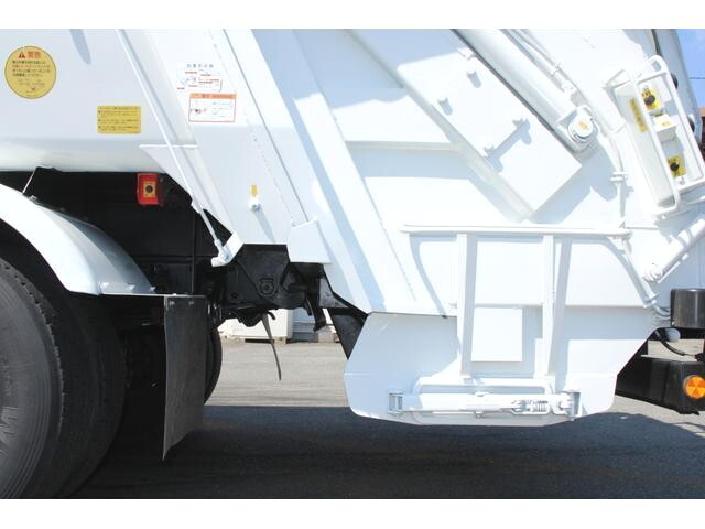いすゞフォワードパッカー車（塵芥車）増トン（6t・8t）[写真26]