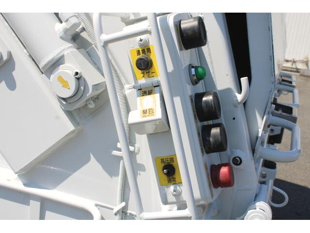 いすゞフォワードパッカー車（塵芥車）増トン（6t・8t）[写真28]