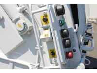 いすゞフォワードパッカー車（塵芥車）増トン（6t・8t）[写真29]