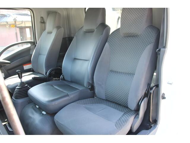 いすゞフォワードパッカー車（塵芥車）増トン（6t・8t）[写真38]