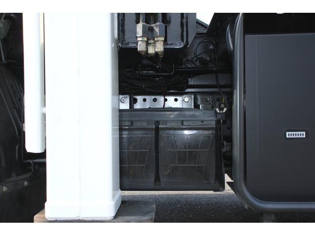 いすゞエルフ穴掘建柱車小型（2t・3t）[写真16]