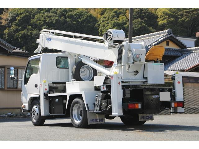 いすゞエルフ穴掘建柱車小型（2t・3t）[写真02]