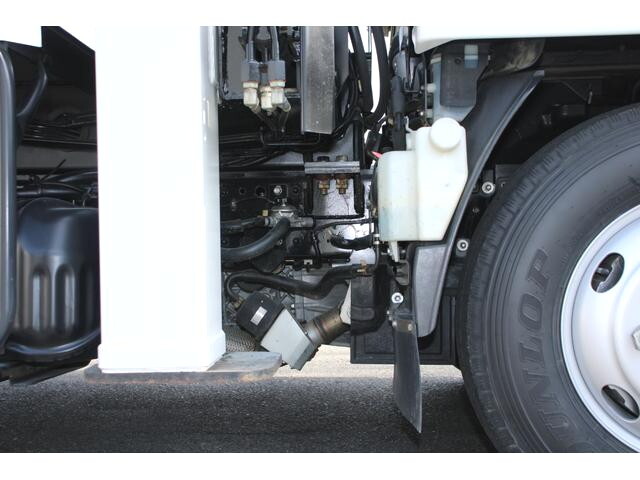 いすゞエルフ穴掘建柱車小型（2t・3t）[写真21]