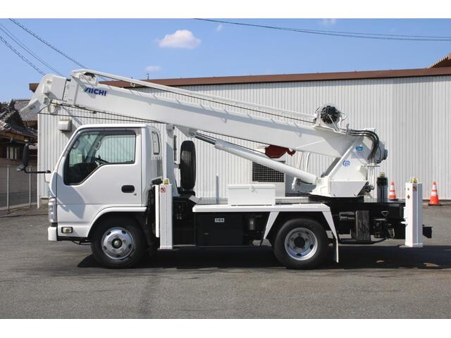 いすゞエルフ穴掘建柱車小型（2t・3t）[写真05]