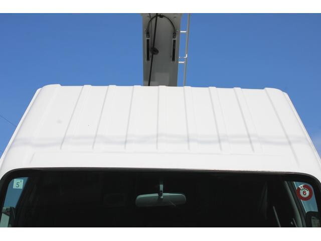 いすゞエルフ穴掘建柱車小型（2t・3t）[写真09]