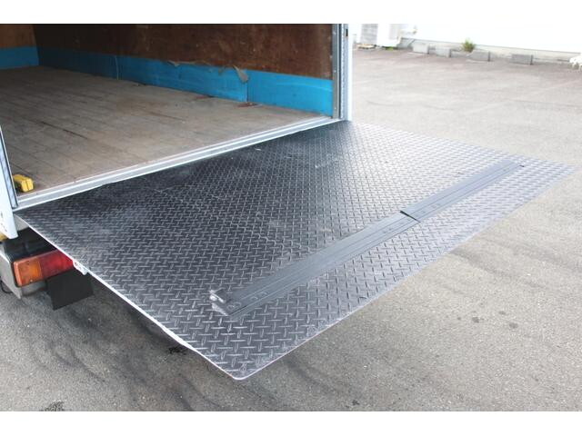 日野デュトロアルミバン小型（2t・3t）[写真15]