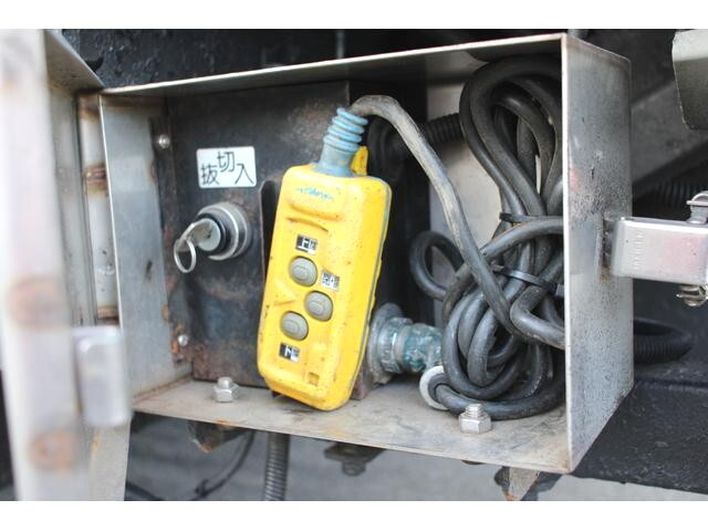 日野デュトロアルミバン小型（2t・3t）[写真21]