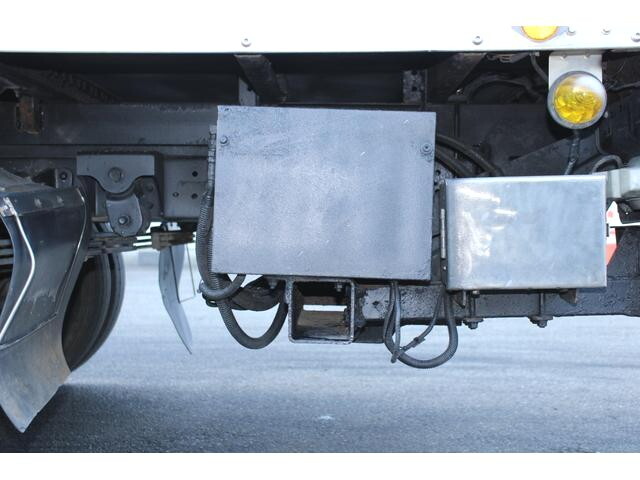 日野デュトロアルミバン小型（2t・3t）[写真26]