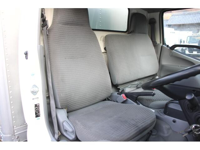 日野デュトロアルミバン小型（2t・3t）[写真40]