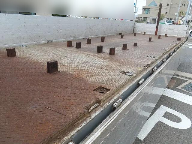 いすゞギガアルミブロック大型（10t）[写真27]