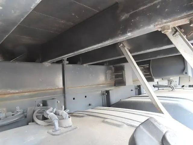 いすゞギガアルミブロック大型（10t）[写真33]