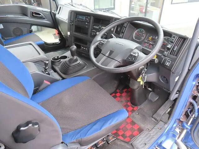 いすゞギガアルミブロック大型（10t）[写真08]