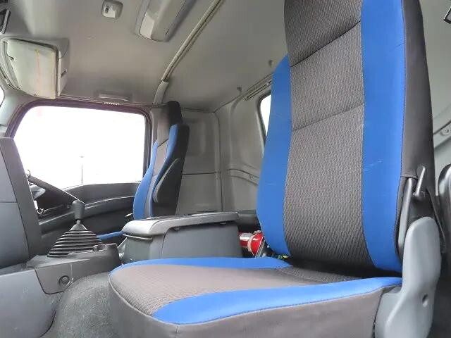 いすゞギガアルミブロック大型（10t）[写真09]