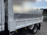 三菱ふそうキャンターダンプ小型（2t・3t）[写真12]