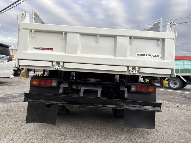 三菱ふそうキャンターダンプ小型（2t・3t）[写真13]