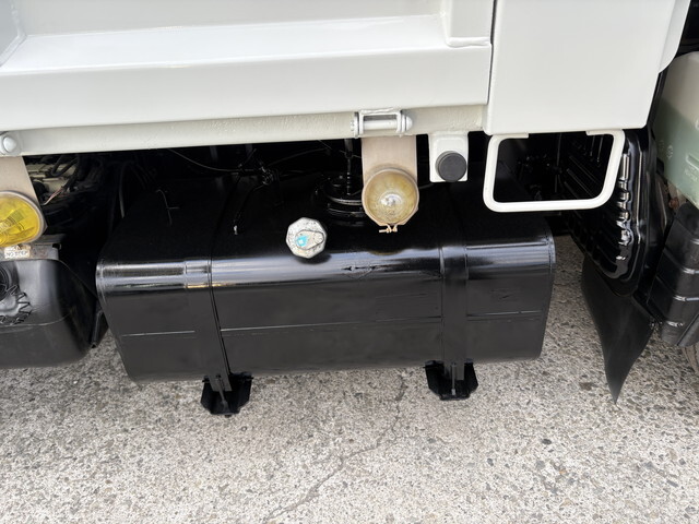 三菱ふそうキャンターダンプ小型（2t・3t）[写真29]