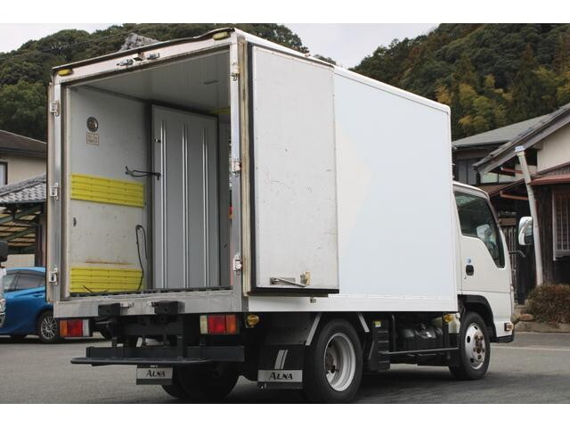 いすゞエルフ冷凍車（冷蔵車）小型（2t・3t）[写真10]