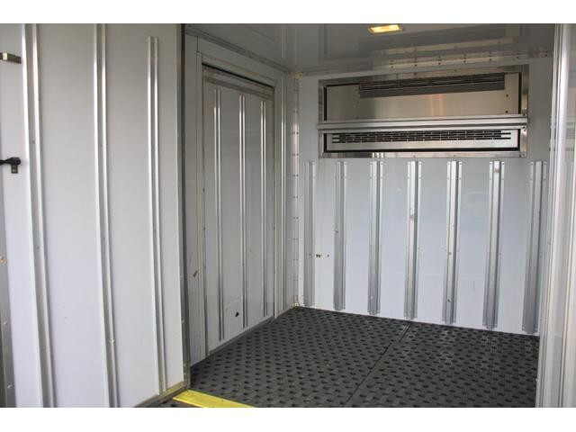 いすゞエルフ冷凍車（冷蔵車）小型（2t・3t）[写真12]