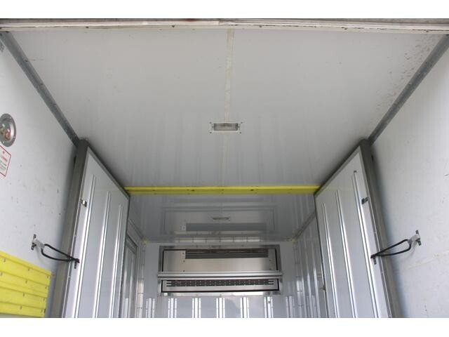 いすゞエルフ冷凍車（冷蔵車）小型（2t・3t）[写真15]