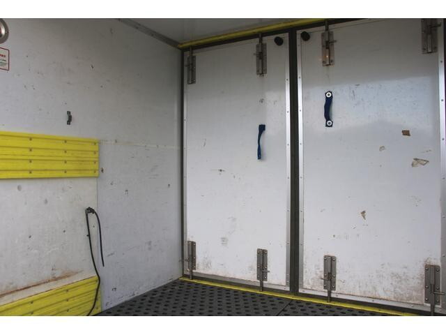 いすゞエルフ冷凍車（冷蔵車）小型（2t・3t）[写真16]