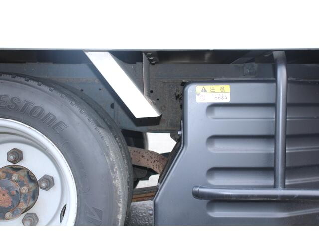 いすゞエルフ冷凍車（冷蔵車）小型（2t・3t）[写真24]