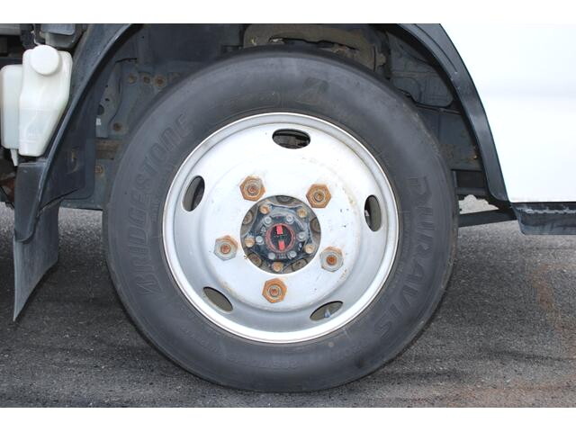 いすゞエルフ冷凍車（冷蔵車）小型（2t・3t）[写真29]