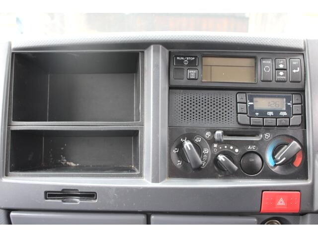 いすゞエルフ冷凍車（冷蔵車）小型（2t・3t）[写真31]