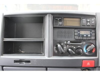 いすゞエルフ冷凍車（冷蔵車）小型（2t・3t）[写真32]