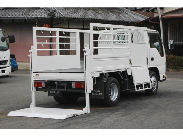 いすゞエルフ平ボディ小型（2t・3t）[写真11]