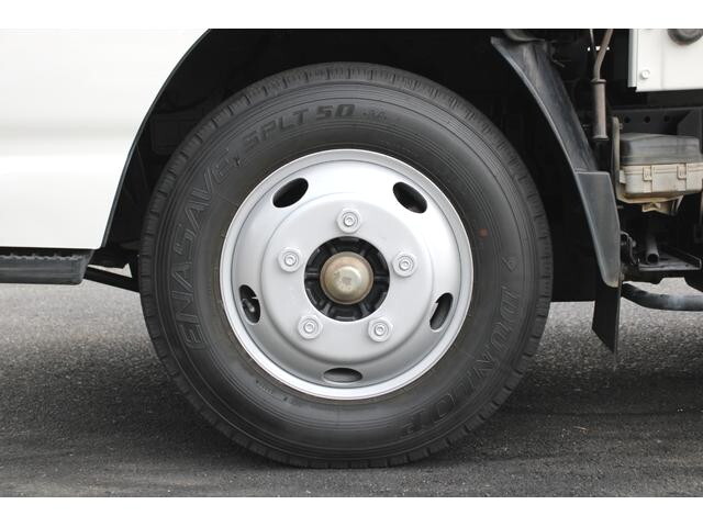 いすゞエルフ平ボディ小型（2t・3t）[写真20]