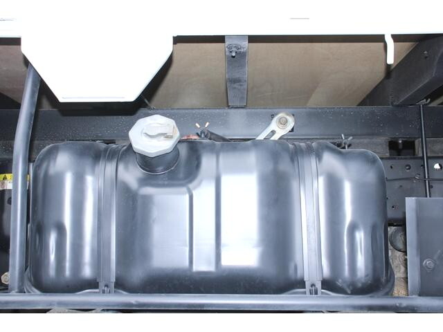 いすゞエルフ平ボディ小型（2t・3t）[写真24]