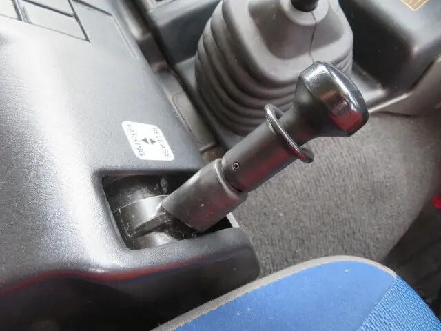 いすゞギガ深ダンプ（土砂禁ダンプ）大型（10t）[写真18]