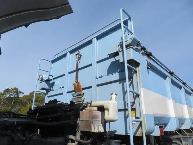 いすゞギガ深ダンプ（土砂禁ダンプ）大型（10t）[写真27]