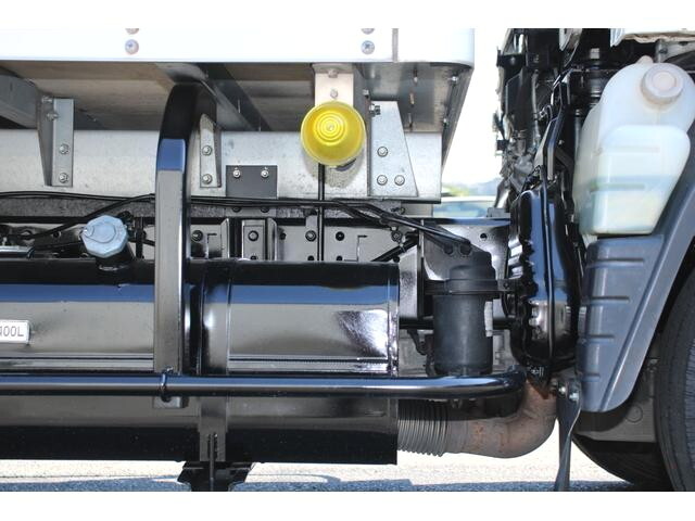 三菱ふそうキャンターアルミバン小型（2t・3t）[写真26]