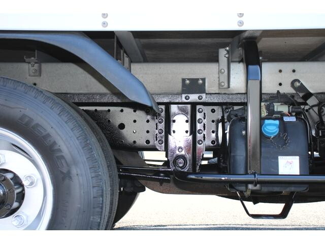 三菱ふそうキャンターアルミバン小型（2t・3t）[写真27]