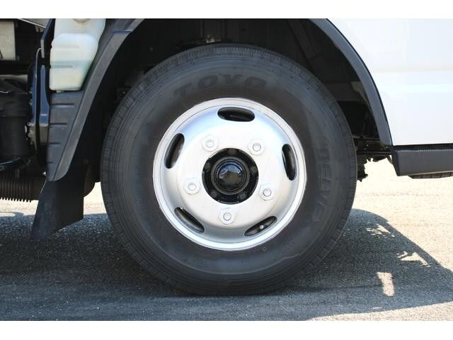 三菱ふそうキャンターアルミバン小型（2t・3t）[写真28]