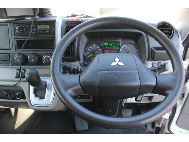 三菱ふそうキャンターアルミバン小型（2t・3t）[写真32]