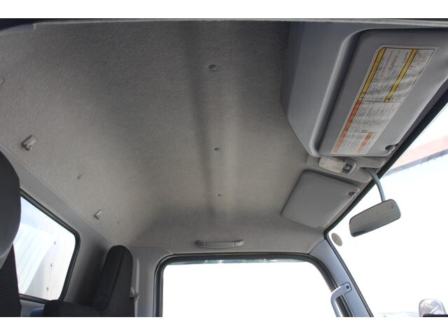 三菱ふそうキャンターアルミバン小型（2t・3t）[写真35]